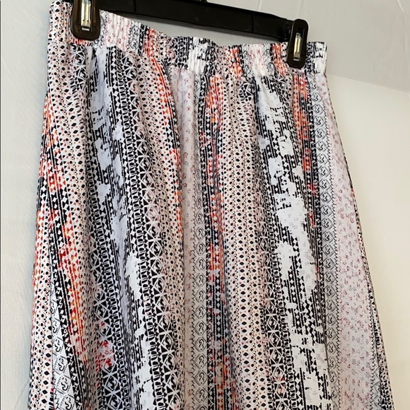 BCBG Maxi skirt with slit and pockets - Picture 3 of 3